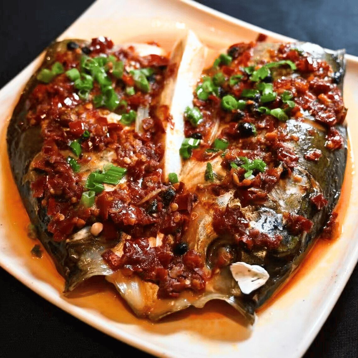 剁椒魚頭 SPICY FISH HEAD WITH PICKLED PEPPER